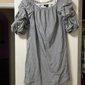 Mini dress with pearl